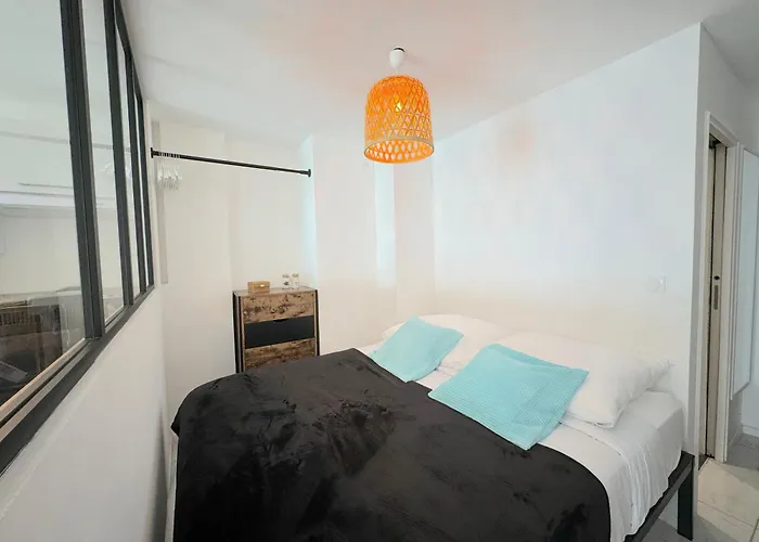 Ravissant T1 Au Bord De L'eau Juan Les Pins * Αντίμπ